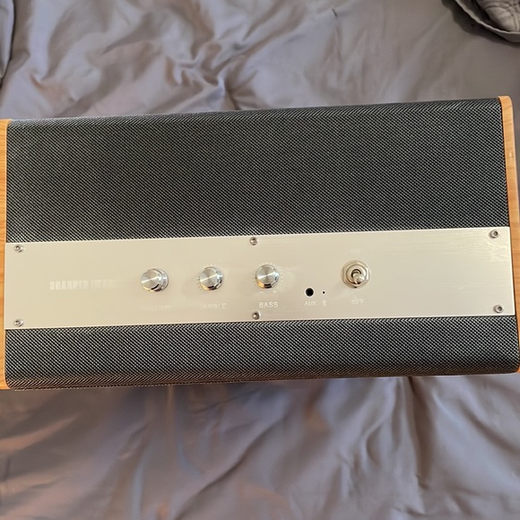 Bluetooth Sharper image speaker Like new - Picture 2 of 5